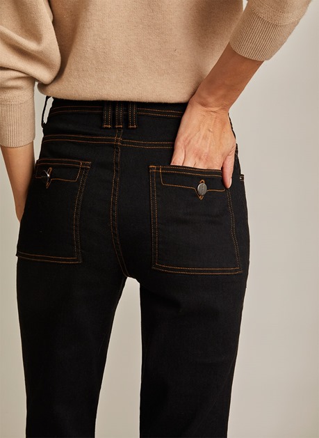 Pin de Bethania Leite en Calça jeans