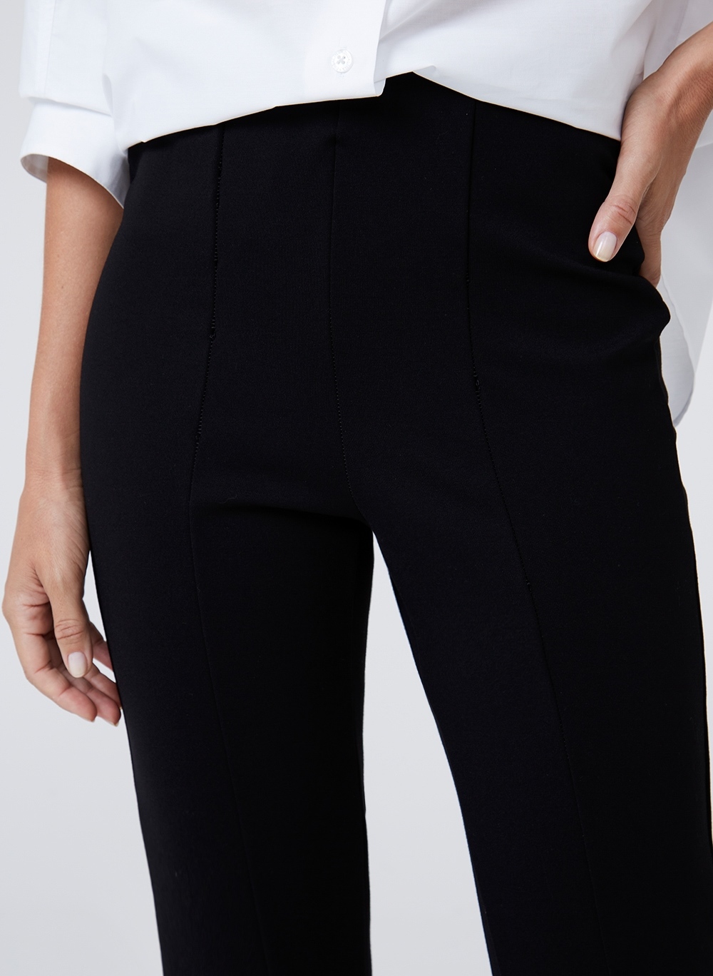 Calça flare best sale dudalina
